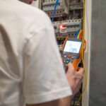 Wymiana instalacji elektrycznej jako inwestycja w bezpieczeństwo budynku