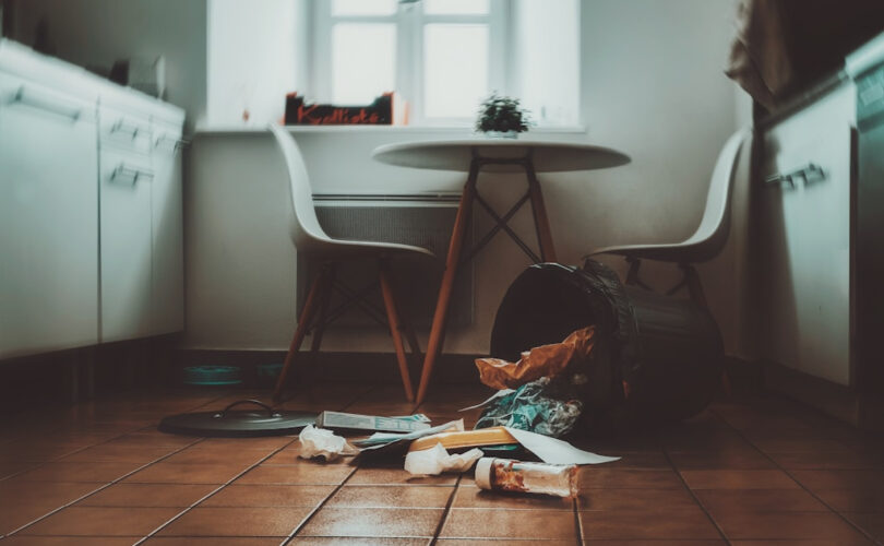 Sąsiad z dołu puka do drzwi. Najczęstsze domowe wypadki, których nikt się nie spodziewa